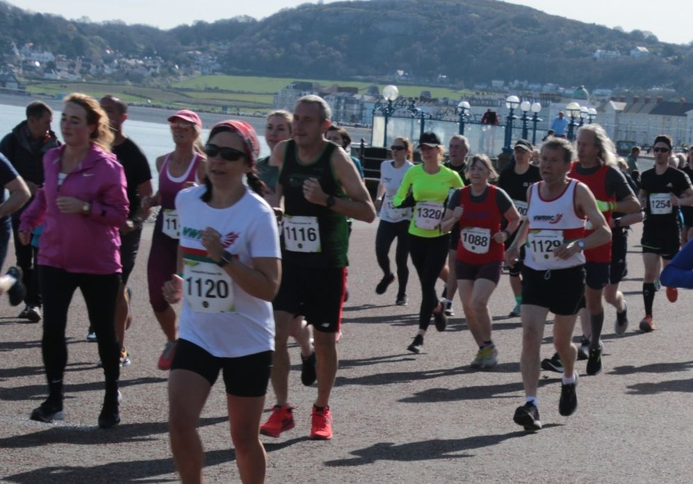 Slideshow galleryslideshowllandudnoeaster5k2023